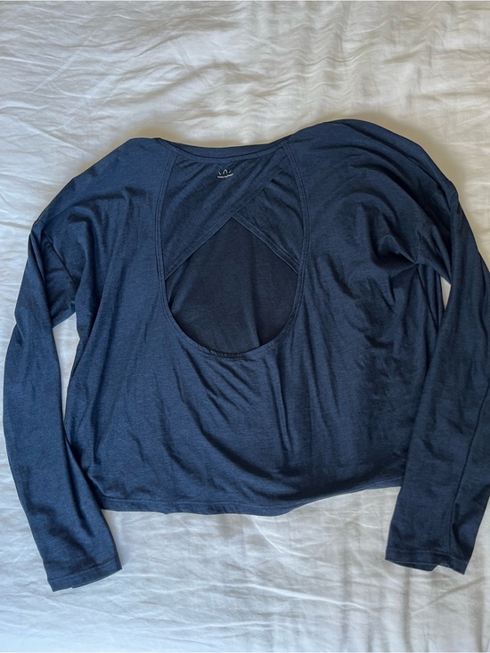 Beyond Yoga Tops - Beyond Yoga Navy Long-Sleeve Open-Back Tee